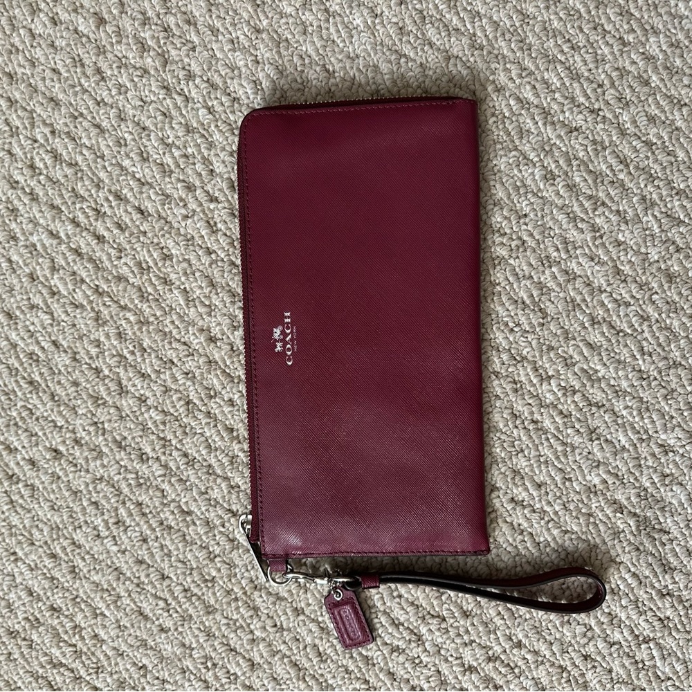 Coach leather wristlet. Burgundy - like new